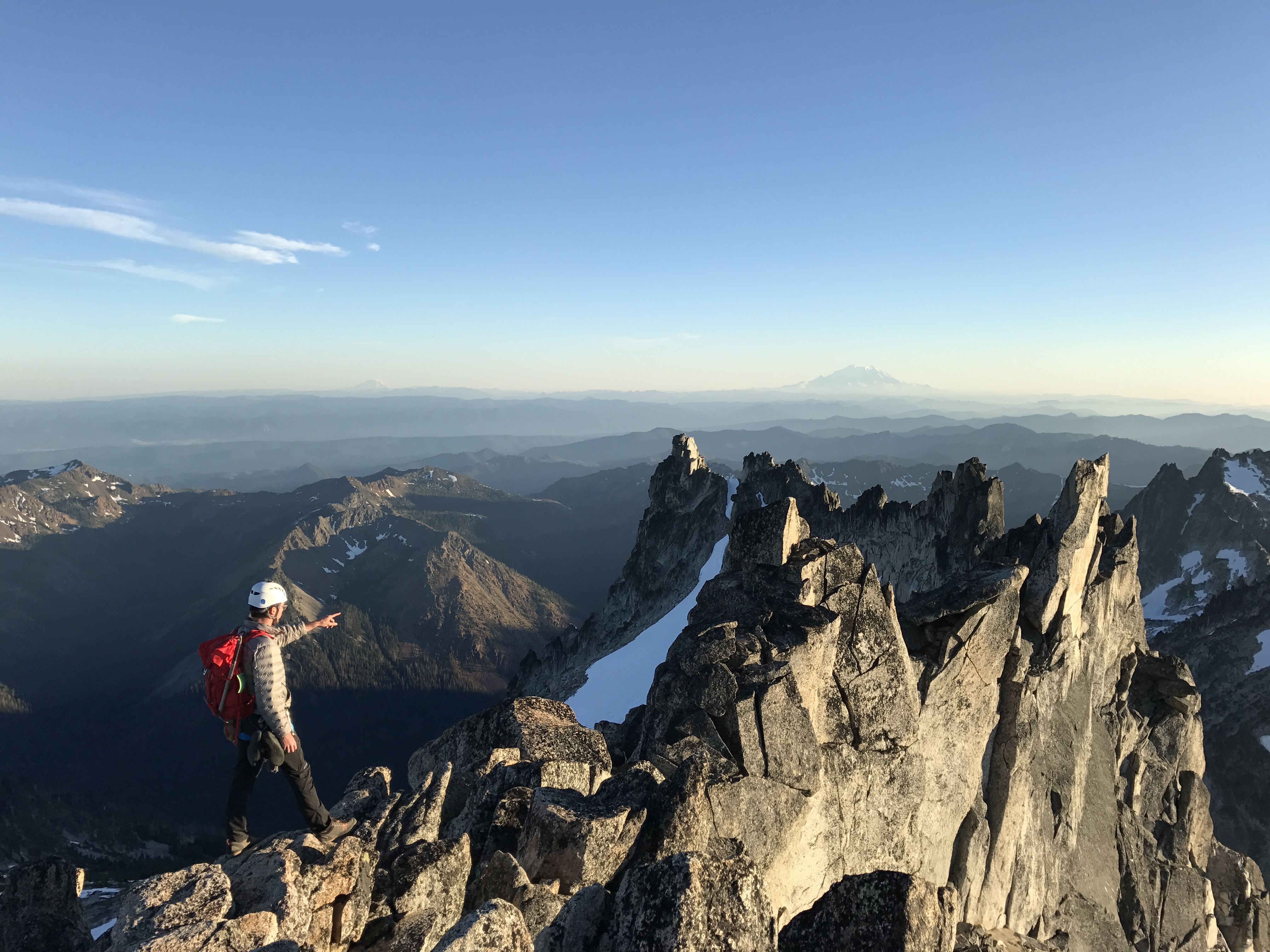 Dragontail Peak – Serpentine Arête (IV 5.8) – SPOKALPINE